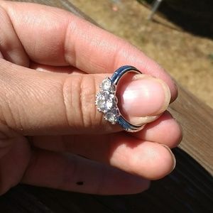 Tacori  3 bloom-cut stones ring size 8 VGUC pretty